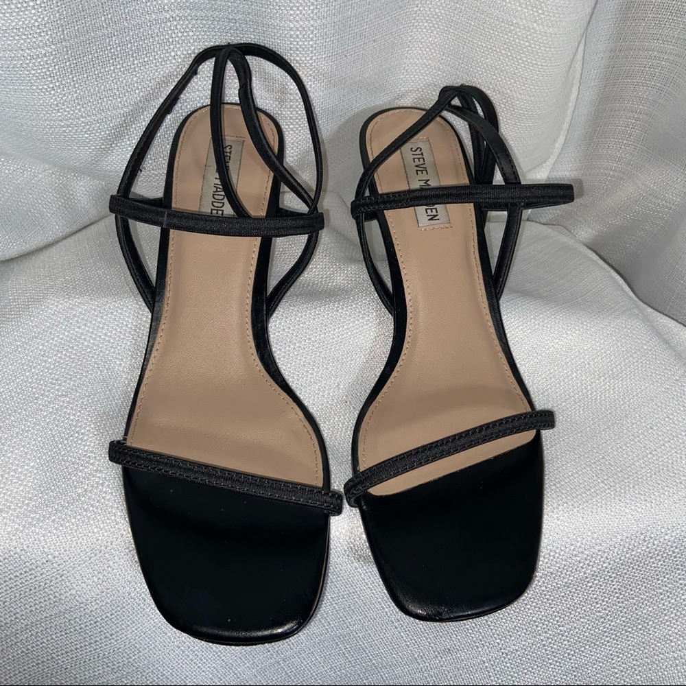 Steve Madden Melina sz 9.5 black strap square toe GUC